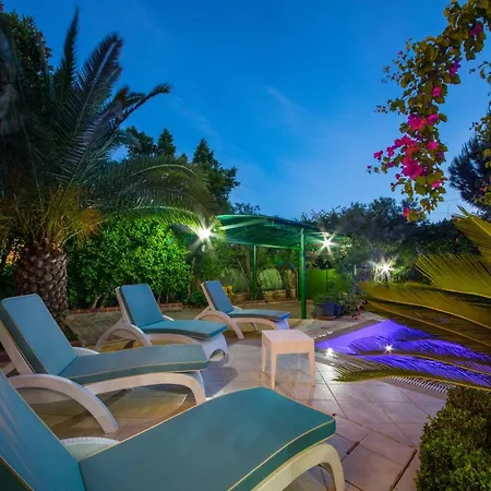 Villa Sans Icmeler Daily Weekly Rentals 伊丘美勒