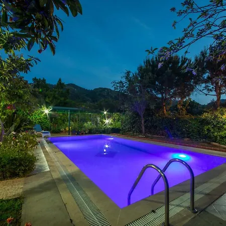 Villa Sans Icmeler Daily Weekly Rentals 伊丘美勒